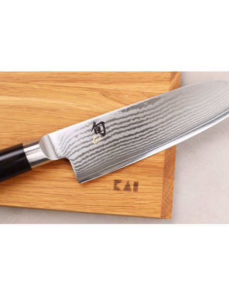 Boxset 1 Kai Shun Classic 18cm santokukniv + 1 gratis KAI träskiva
