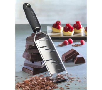 Raspadeira de corte largo Microplane Gourmet com cabo preto 2