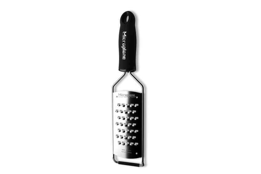 Microplane Gourmet Reibe breite Körnung schwarzer Griff
