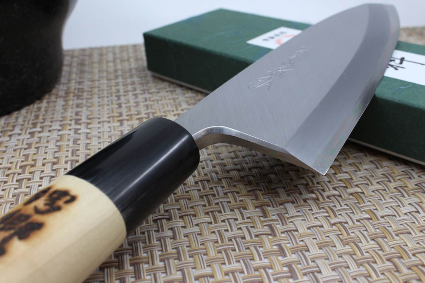 Yoshihiro Jyosaku White 2 stål 15 cm deba japansk håndlaget kniv