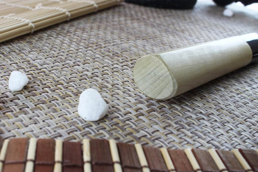 Faca mioroshi japonesa Yoshihiro Jyosaku White 2 de aço de 18 cm feita à mão
