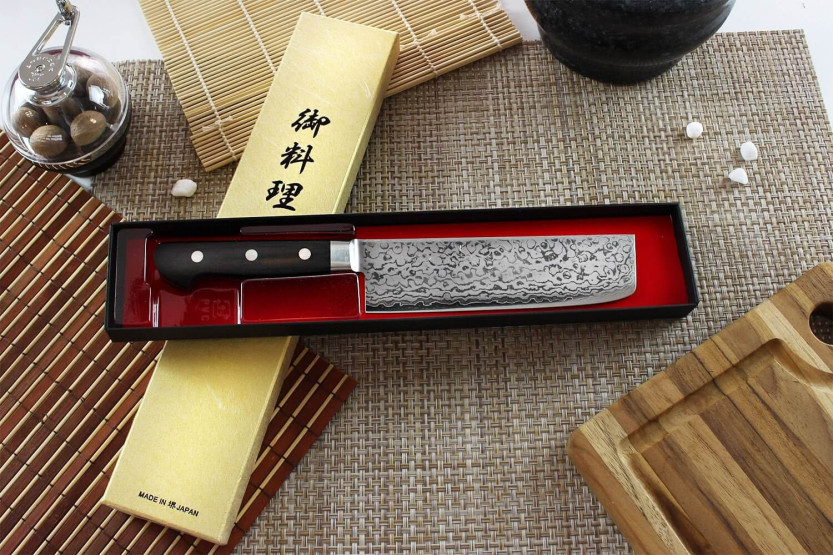 Japanisches handgefertigtes Usuba-Messer Yoshihiro VG10 Damast 33 Schichten 16cm