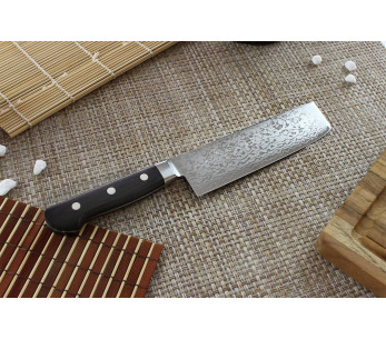 Yoshihiro VG10 Damaskus 33 lag 16 cm japansk usubakniv i hånden 2