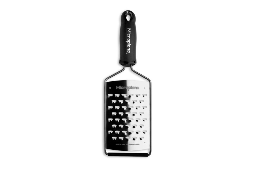 Microplane Gourmet ekstra grovt rivjern med svart håndtak