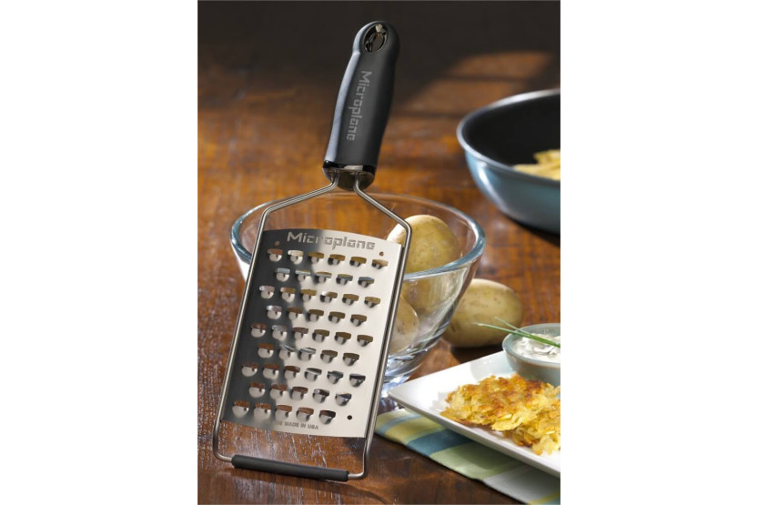 Microplane Gourmet extra grobe Reibe schwarzer Griff