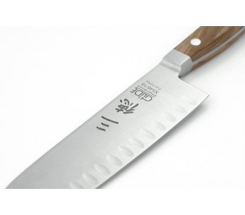 com convinhas faca santoku Güde Alpha Olive 18cm em aço forjado 2