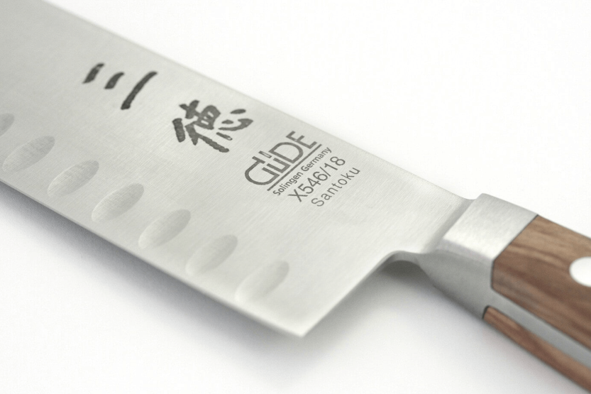 Güde Alpha Olive 18 cm con fossette coltello santoku in acciaio forgiato