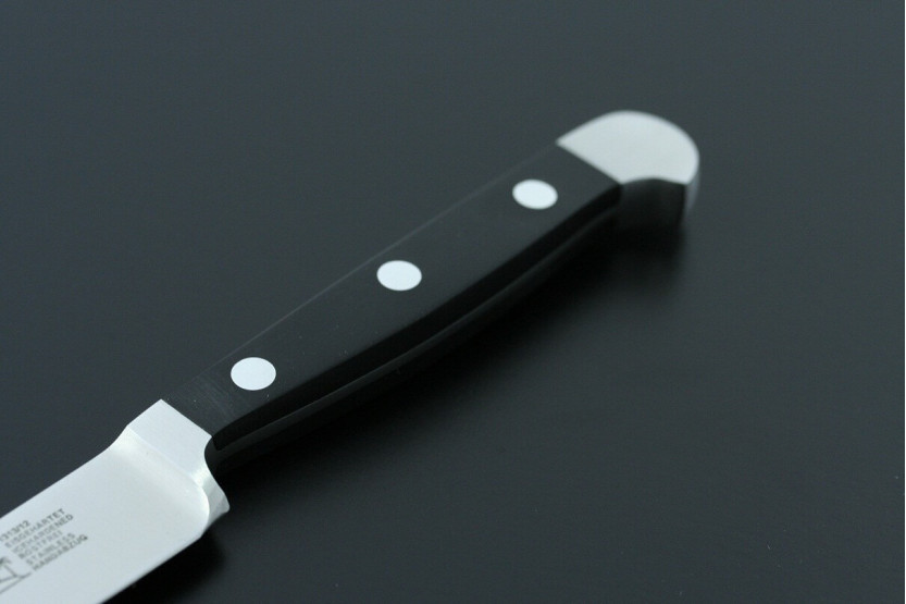 Cuchillo Güde Alpha 12cm de acero forjado con hoja dentada