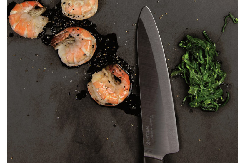 Cuchillo de cocinero Kyocera con hoja de cerámica negra de 18 cm