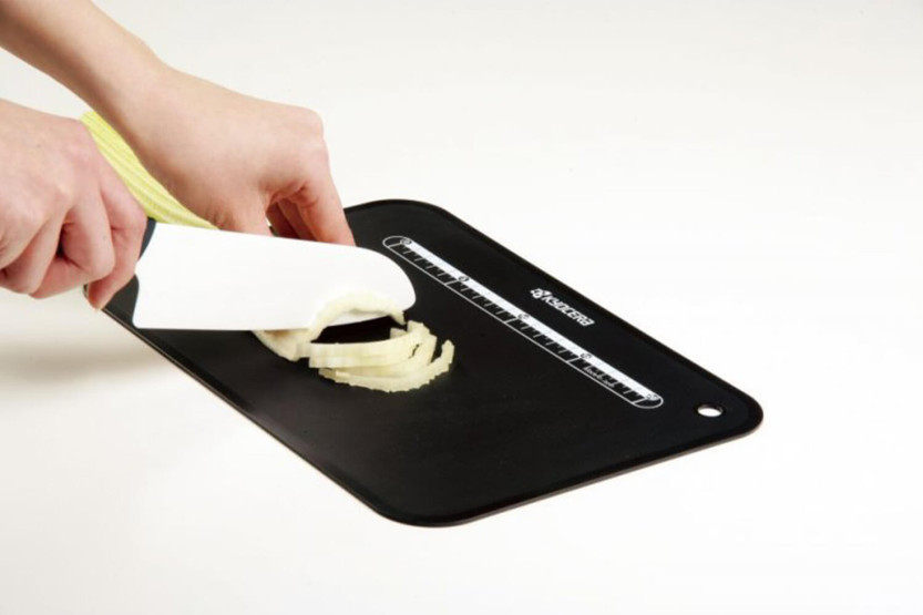 Kyocera tabla de cortar blanda negra 37x25x0.3cm