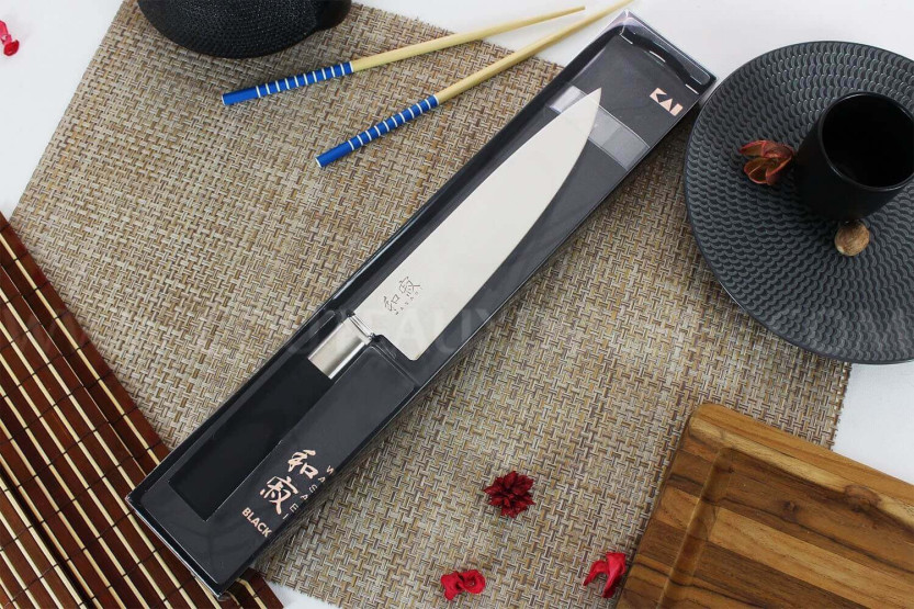 Faca de chef japonesa KAI Wasabi preta, lâmina de 20 cm