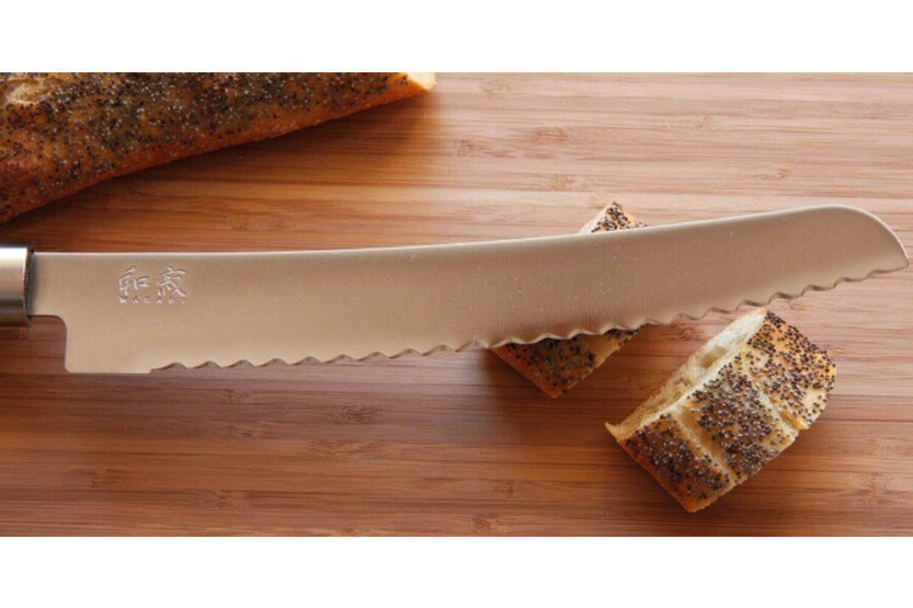 KAI Wasabi Negro Cuchillo de pan japonés Cuchillo de pan 23cm hoja dentada