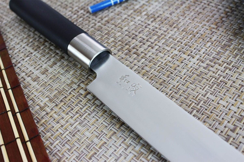 KAI Wasabi Svart Japansk skinkkniv 23cm blad