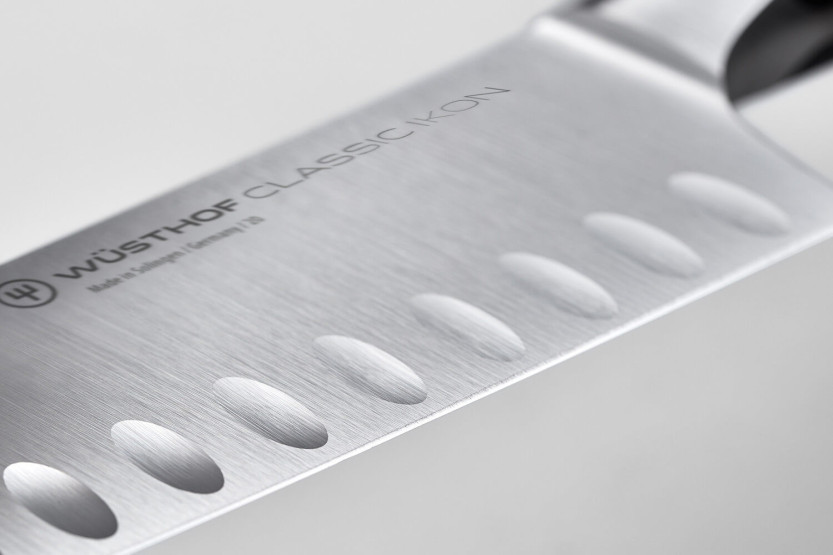 Wüsthof Classic Ikon smedet santoku-kniv 17 cm med granton-kantblad