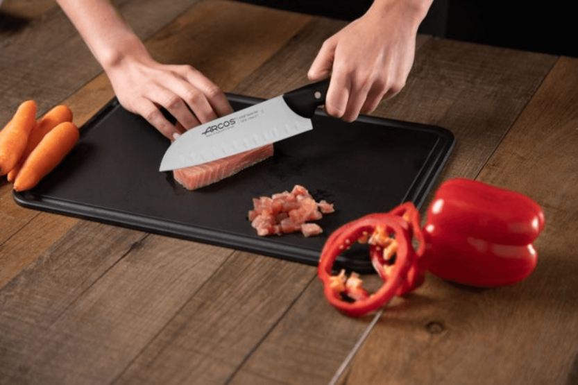 Arcos Maitre santoku veitsi 17cm Granton terän terällä