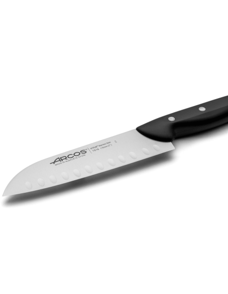 Arcos Maitre santoku-kniv 17 cm med granton-eggblad