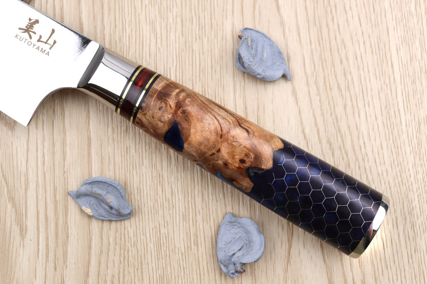 Cuchillo de cocinero Damasco Kutoyama 19cm mango nido de abeja
