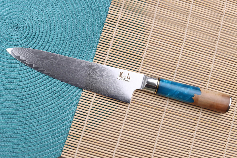 Cuchillo de cocinero de Damasco Kutoyama de 20 cm con mango de resina azul