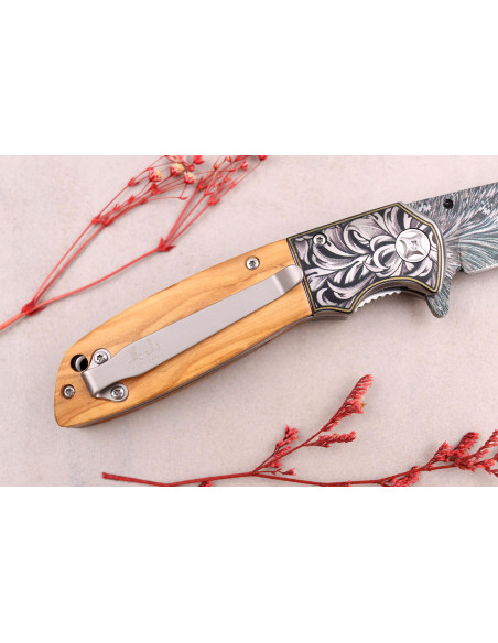Kutoyama 9.5cm vouwmes met vedereffect olijfhouten handvat