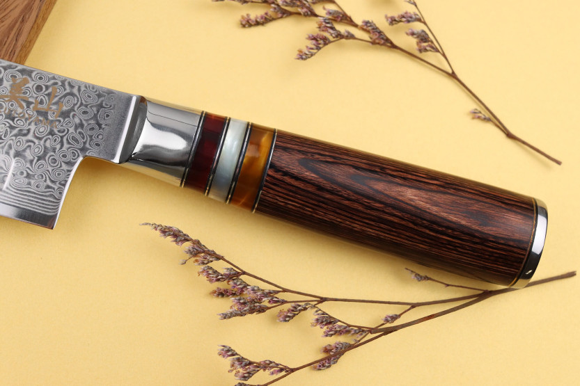 Kutoyama 17 cm med granton-egg santoku-kniv med pakkahåndtak og akrylringer