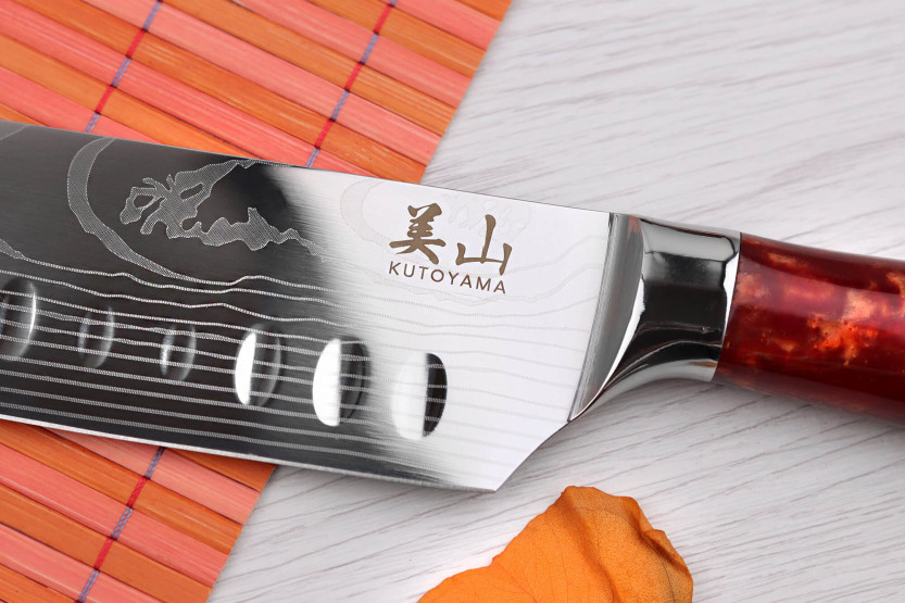 com convinhas Kutoyama Red Flame 17cm faca santoku