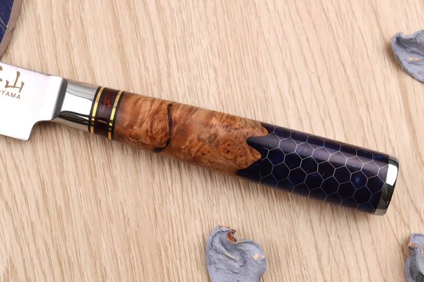 13 cm Kutoyama damaskus universalkniv med honungskakeskaft
