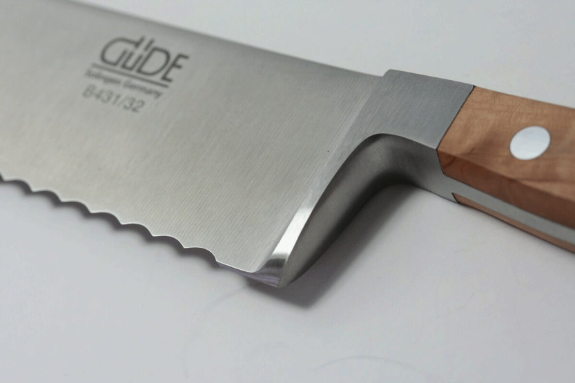 Faca para pão Güde Alpha Poire 32cm em aço forjado