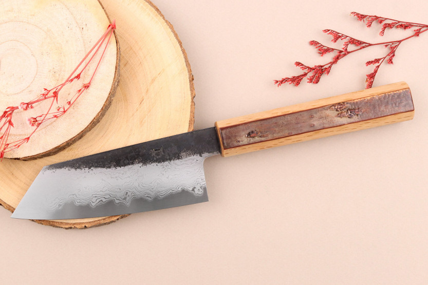Faca ko bunka de 13,5 cm Hado Sumi B1D cabo em madeira de cerejeira feito à mão no Japão
