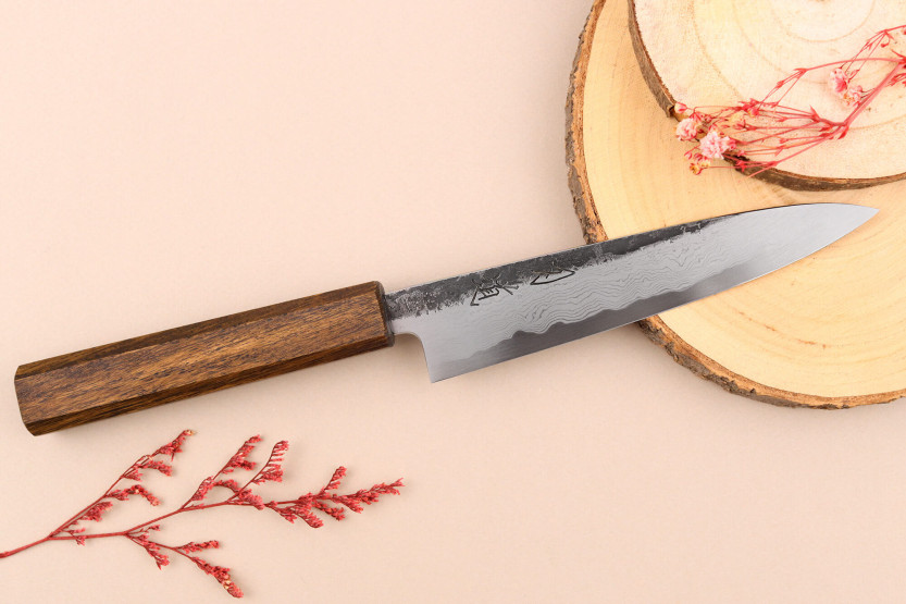 Faca japonesa multiusos Hado Sumi B1D 15cm com cabo em carvalho