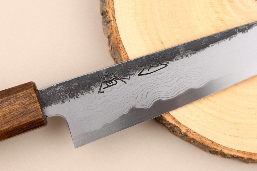 Coltello giapponese multiuso Hado Sumi B1D da 15 cm con manico in quercia