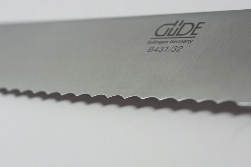 Faca para pão Güde Alpha Poire 32cm em aço forjado