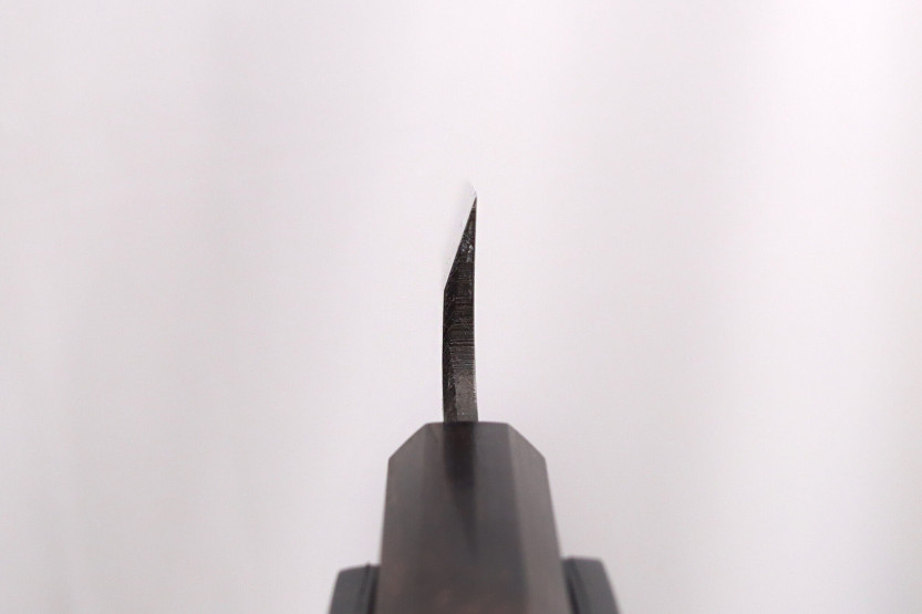 Hatsukokoro Shirasagi 15cm Honesuki cuchillo artesano japonés mango de ébano