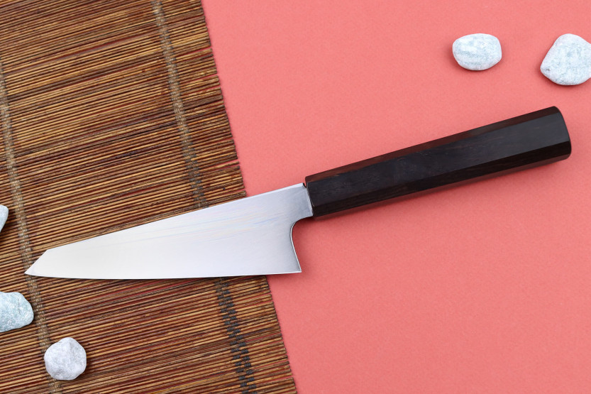 Hatsukokoro Shirasagi 15cm japanilainen honesuki veitsi, jossa on eebenpuu kahva