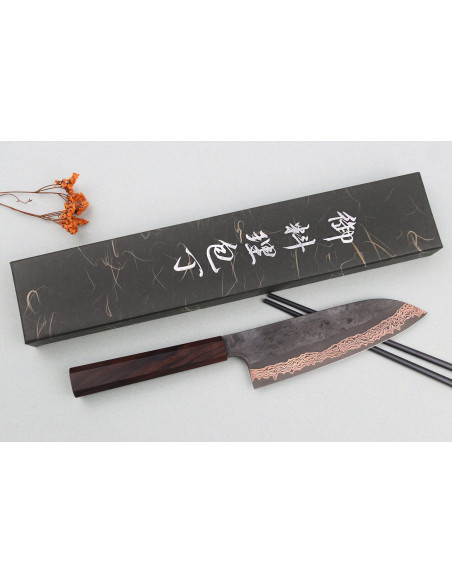 Faca santoku de 18cm Hatsukokoro Yorokobi Kurouchi Damascus - Japonesa feita à mão