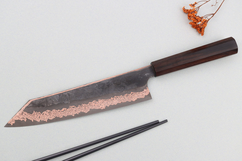 Hatsukokoro Yorokobi Kurouchi Coltello kiritsuke in damasco, 24 cm fatto a mano in Giappone