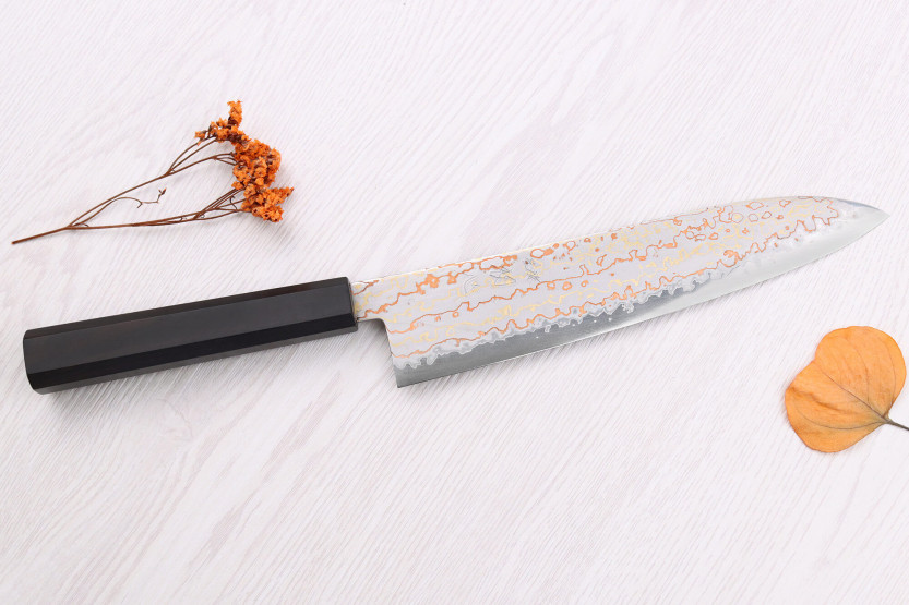 Hatsukokoro Hayabusa Rainbow Damascus 21 cm, coltello da chef giapponese