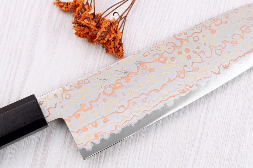 Faca santoku de 18cm Hatsukokoro Hayabusa Rainbow Damascus artesanal japonesa