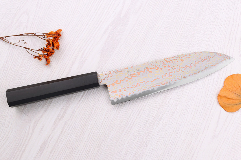 Faca santoku de 18cm Hatsukokoro Hayabusa Rainbow Damascus artesanal japonesa