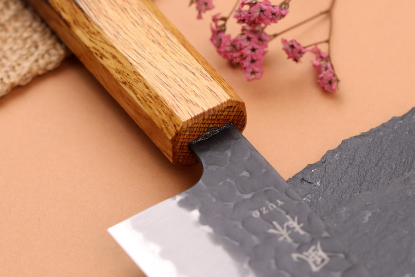 21cm Japanese chef ' s knife Yuzo Black AS burnt oak