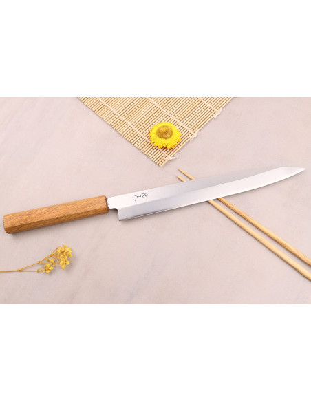 Tsunehisa AUS-8 27cm cuchillo japonés artesanal yanagiba con mango de roble