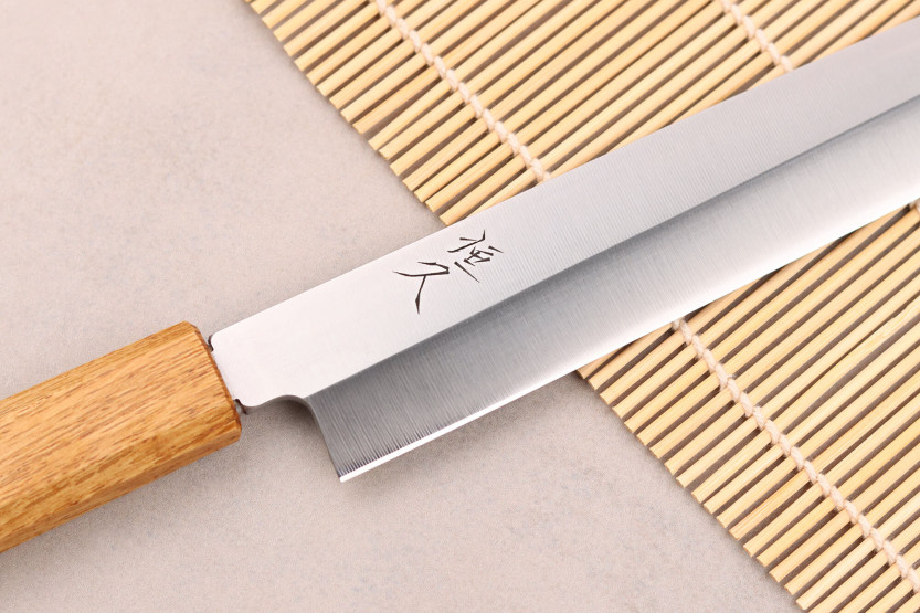 Tsunehisa AUS-8 27cm Japans ambachtelijk yanagiba mes met eikenhouten handvat