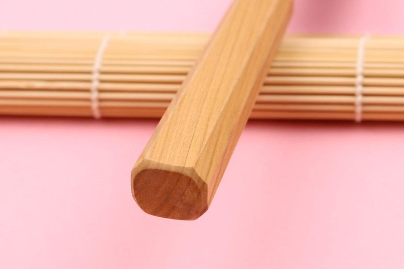 Faca de cozinha japonesa artesanal Kagekiyo Sakura Ginsan 21cm