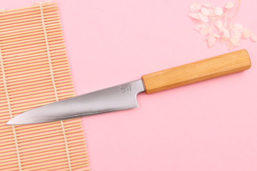 Faca utilitária tradicional japonesa Kagekiyo Ginsan Sakura 15cm