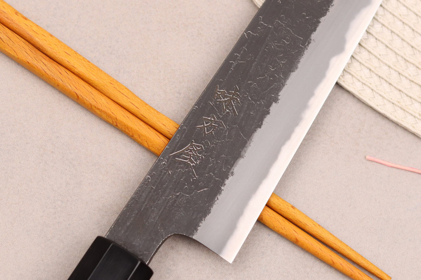Hinoura Mutsumi Ajikataya Nero Nashiji 24cm coltello giapponese sujihiki fatto a mano