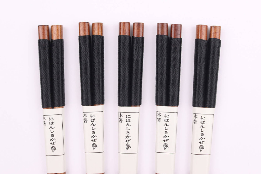 5 parin sarja Kutoyama puisia syömäpuikkoja 23cm