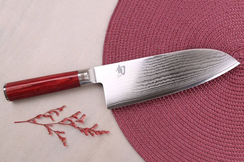 Faca santoku Kai Shun Classic edição limitada Lâmina vermelha de 19 cm