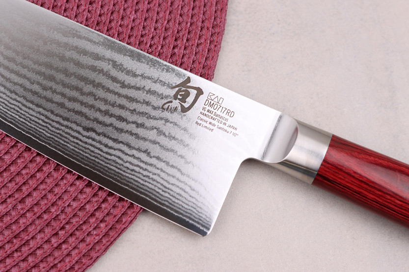 Faca santoku Kai Shun Classic edição limitada Lâmina vermelha de 19 cm
