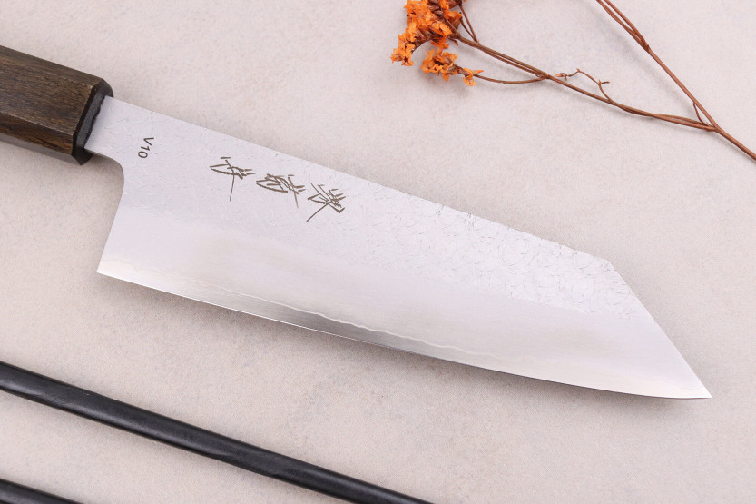 Sakai Kikumori TS10 16,5cm cuchillo bunka roble negro, japonés hecho a mano