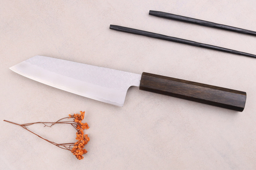Faca bunka Sakai Kikumori TS10 16,5cm em carvalho preto, feita à mão no Japão