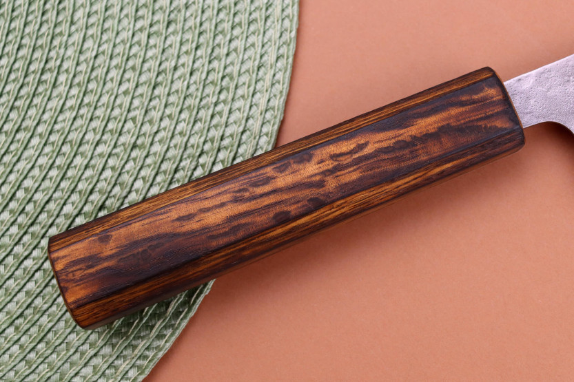 Coltello da chef tradizionale giapponese Yuzo Damascus Tsuchime 440C da 18 cm
